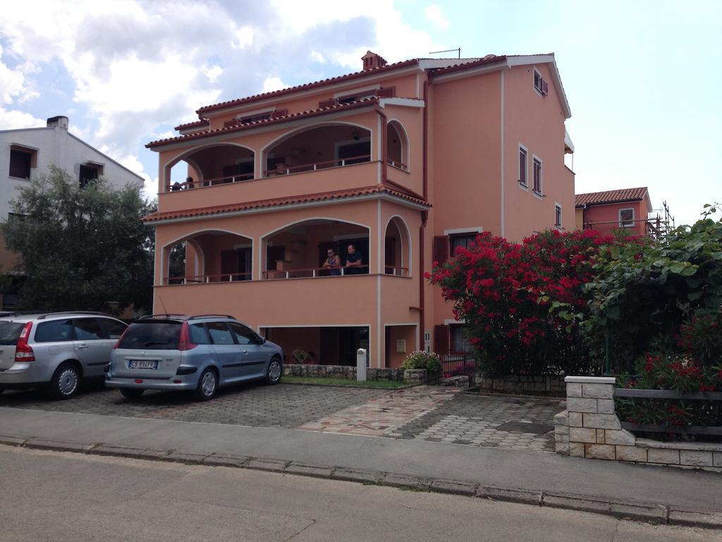 Apartments Zdjelar Poreč Exterior foto